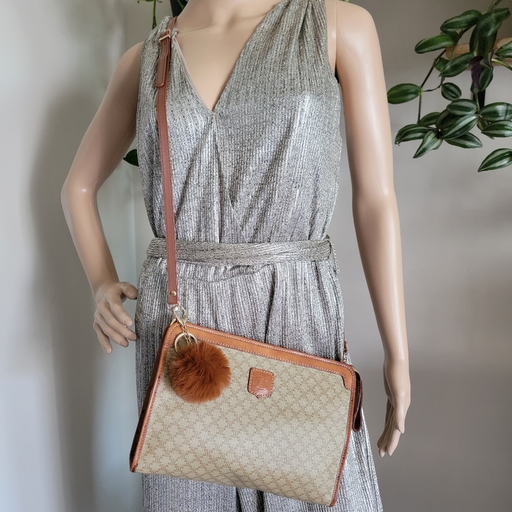 Authentic CELINE Clutch bag To Crossbody - Picture 3 of 15